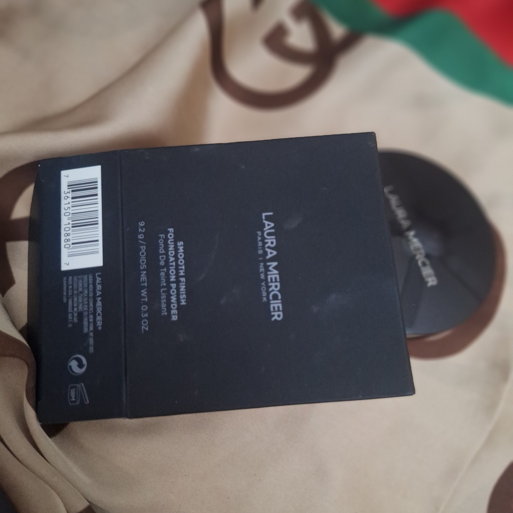Laura Mercier Smooth Finish Setting Powder - Black